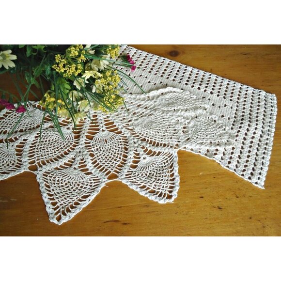 2 Crocheted Doilies White Crochet Doily Vintage Doilies Doilies Handmade D4 - Picture 1 of 3